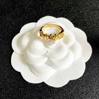 CHANEL Elara Gold Letter Accent Ring